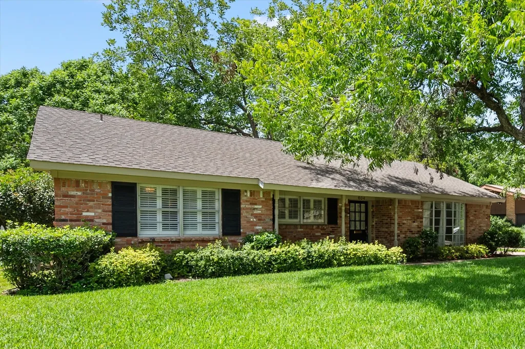604 Waggoner Drive Arlington TX 76013