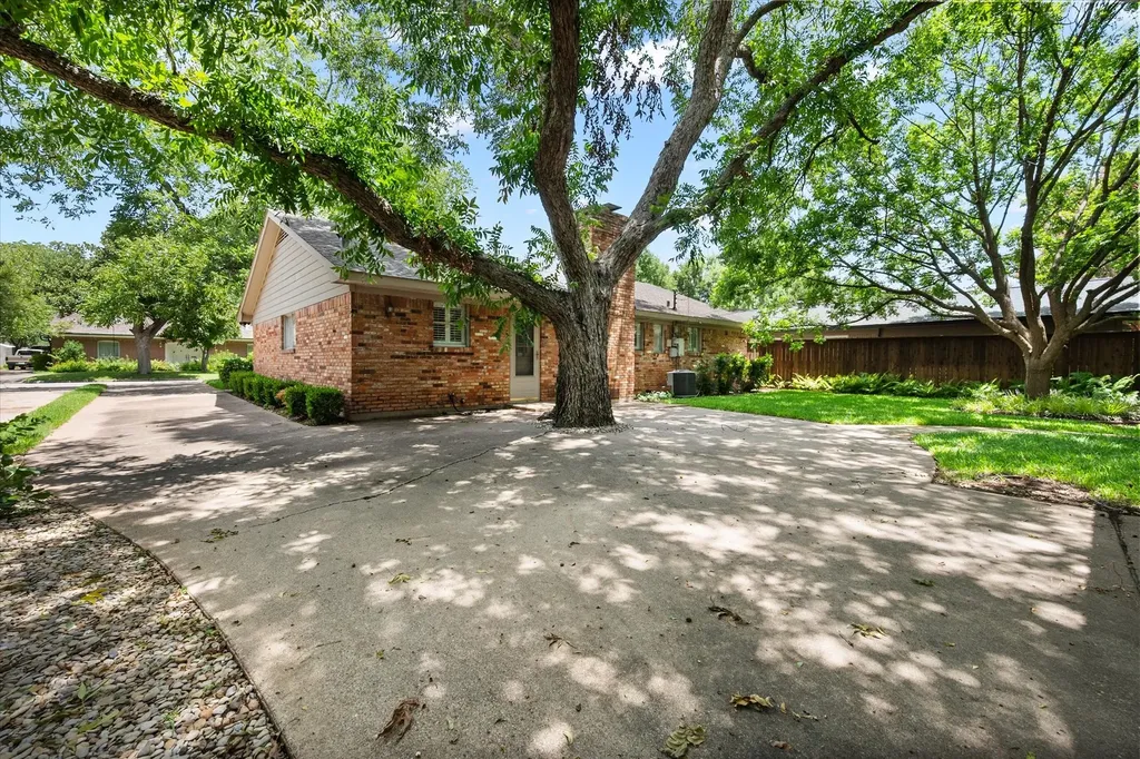 604 Waggoner Drive Arlington TX 76013