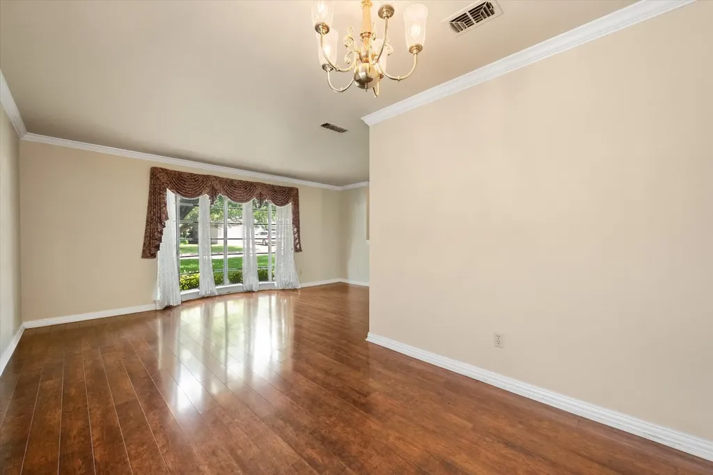 604 Waggoner Drive Arlington TX 76013