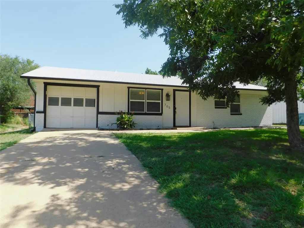 705 Sun Valley Drive Denton TX 76209