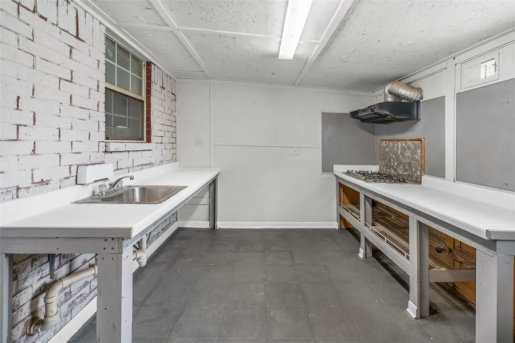 608 Aldridge Street Commerce TX 75428