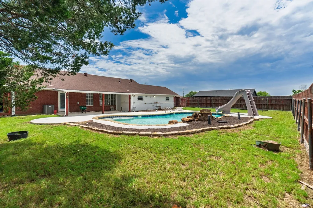 608 Aldridge Street Commerce TX 75428
