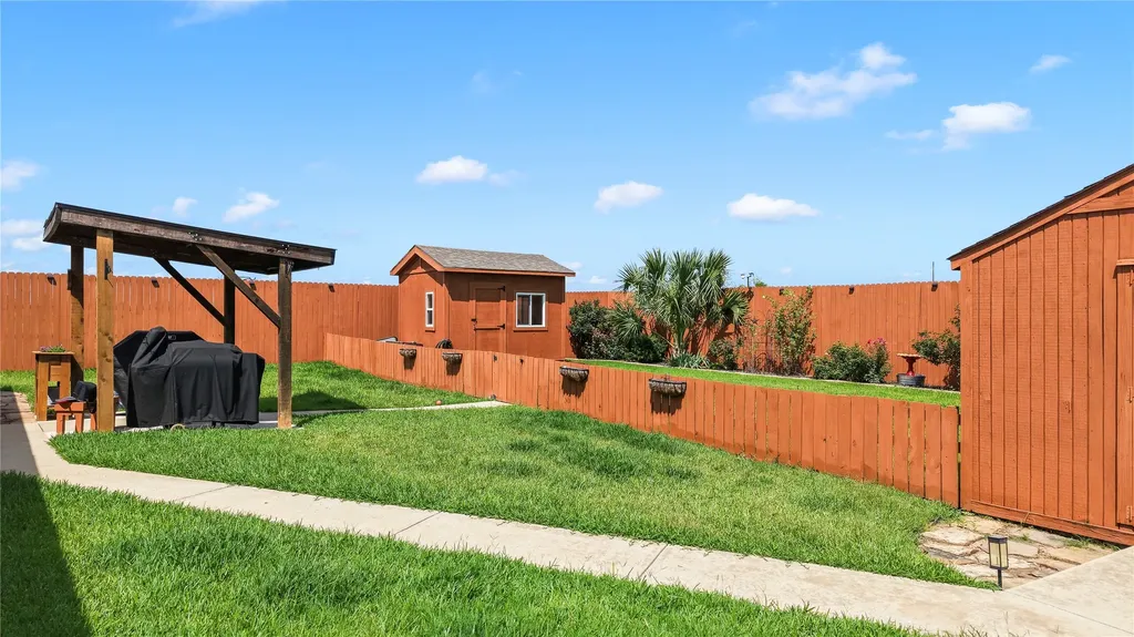 104 Blake Street Mabank TX 75147