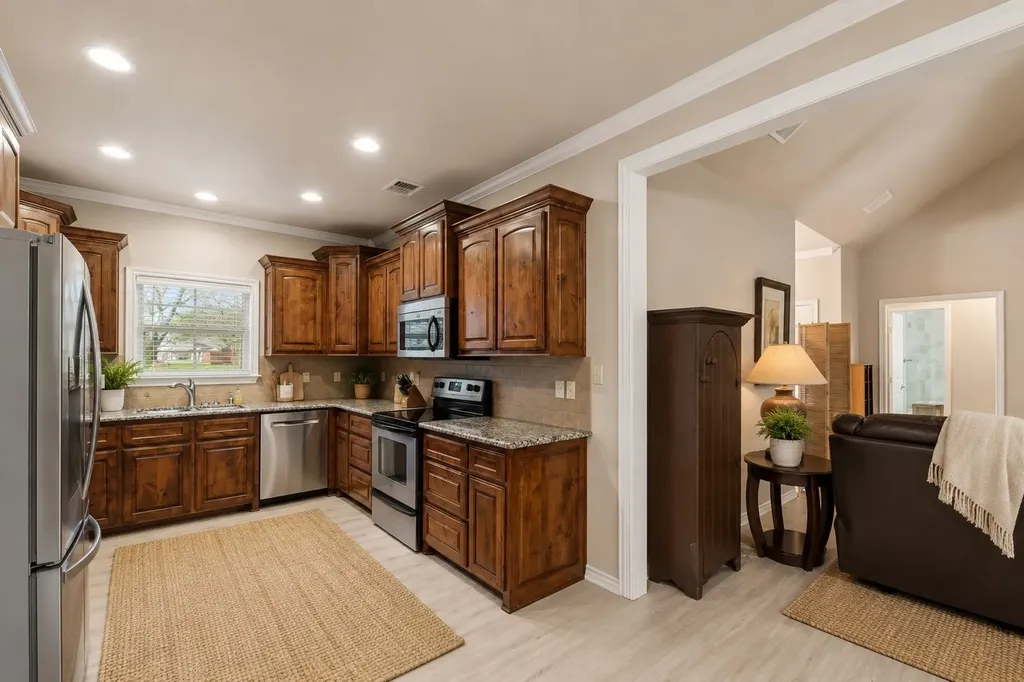 104 Blake Street Mabank TX 75147