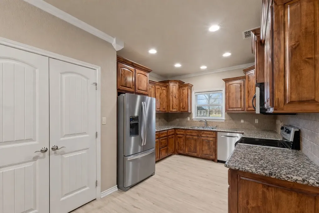 104 Blake Street Mabank TX 75147
