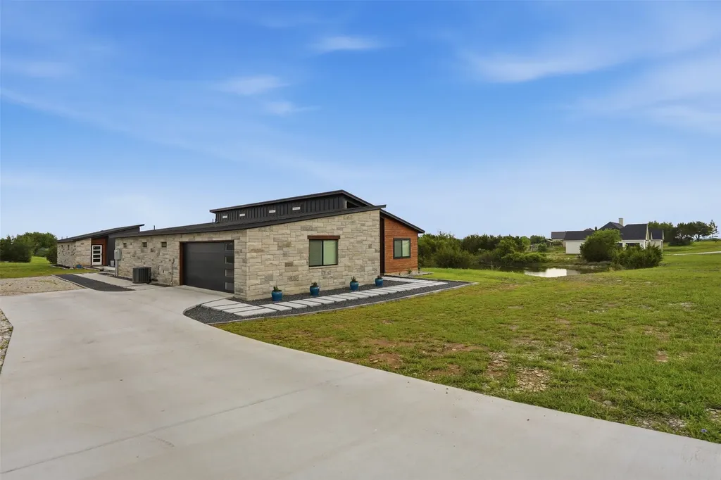 238 Martin Drive Granbury TX 76049