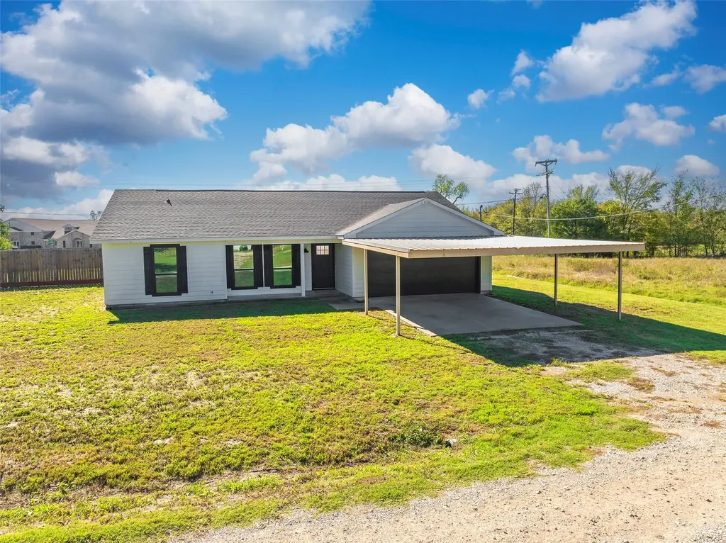 2538 County Road 3127 Greenville TX 75402