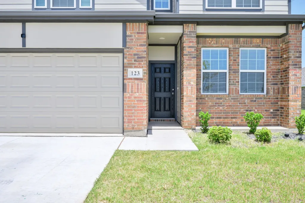 123 Honey Bee Drive Cleburne TX 76031