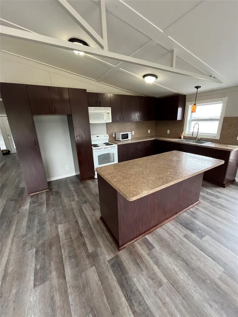 4126 County Road 4111 Campbell TX 75422