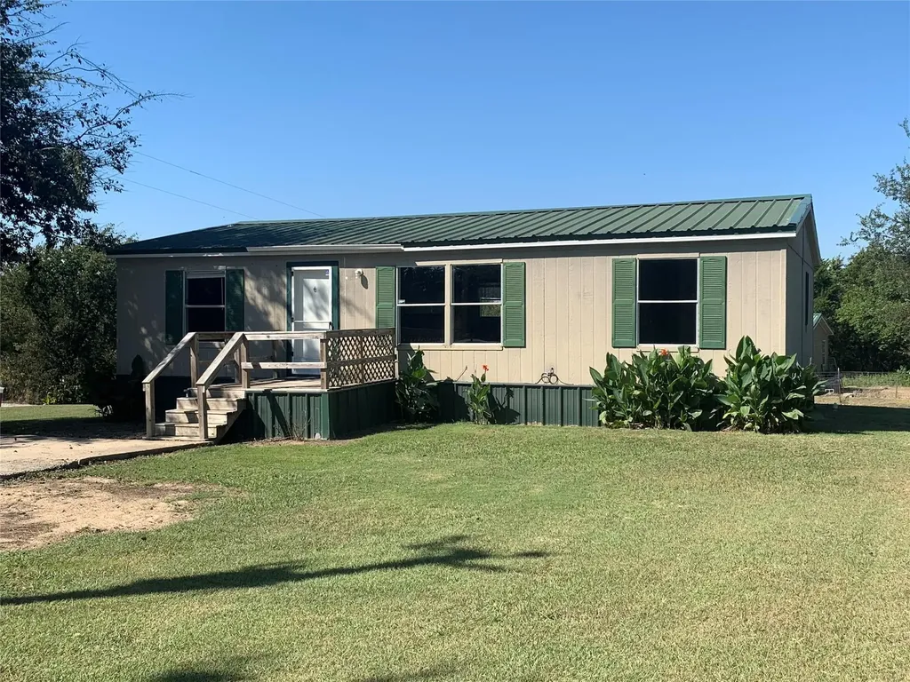 4126 County Road 4111 Campbell TX 75422