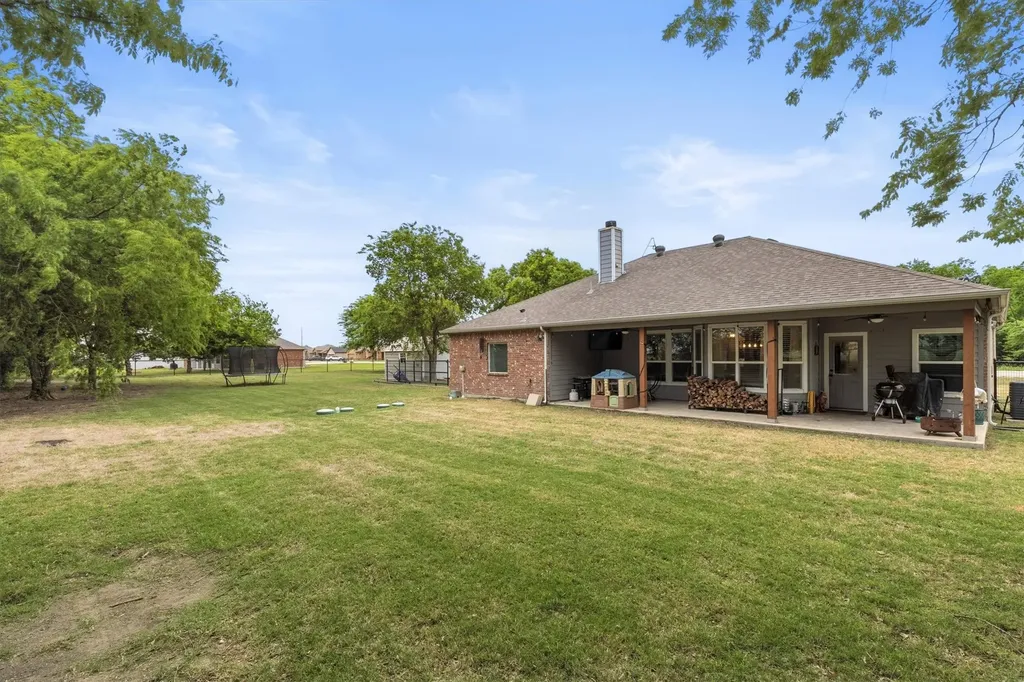 429 Collin Street Nevada TX 75173