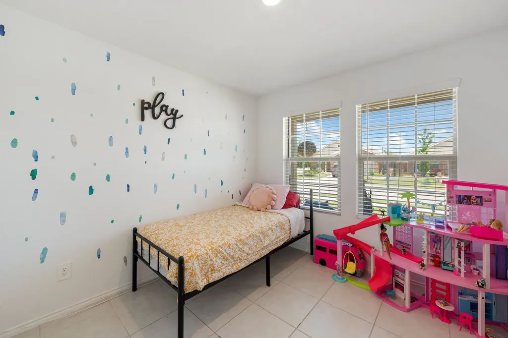 709 Odlozil Lane Ennis TX 75119