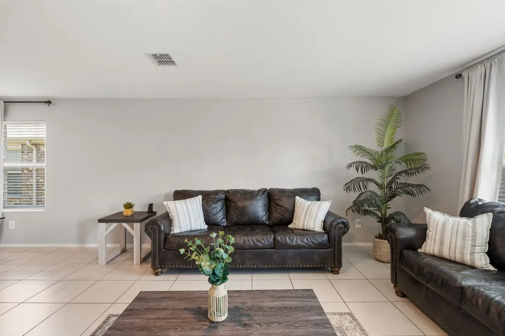 709 Odlozil Lane Ennis TX 75119