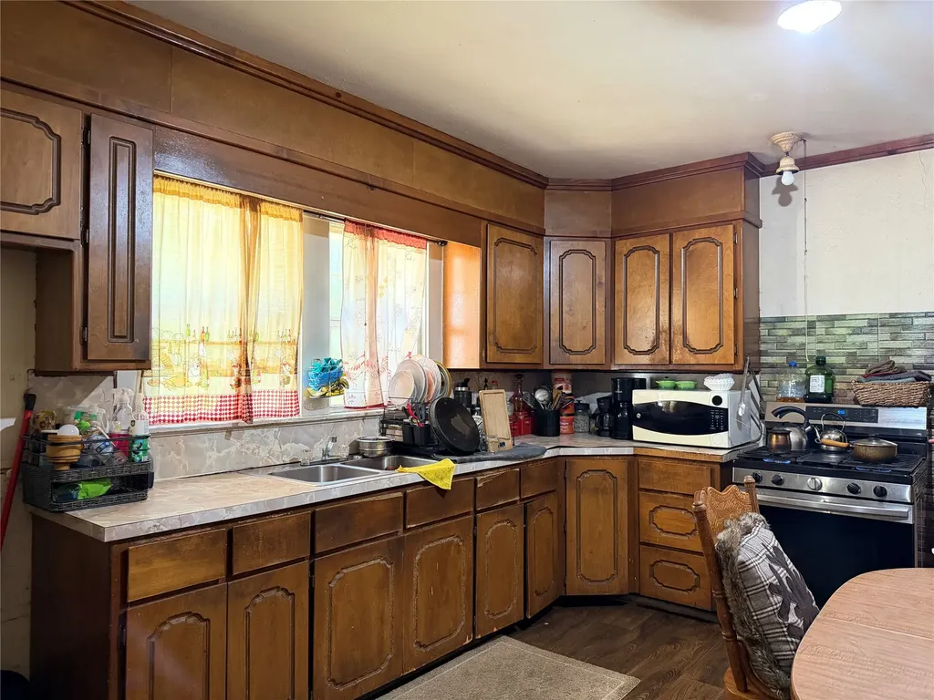 140 S Main Street Avinger TX 75630