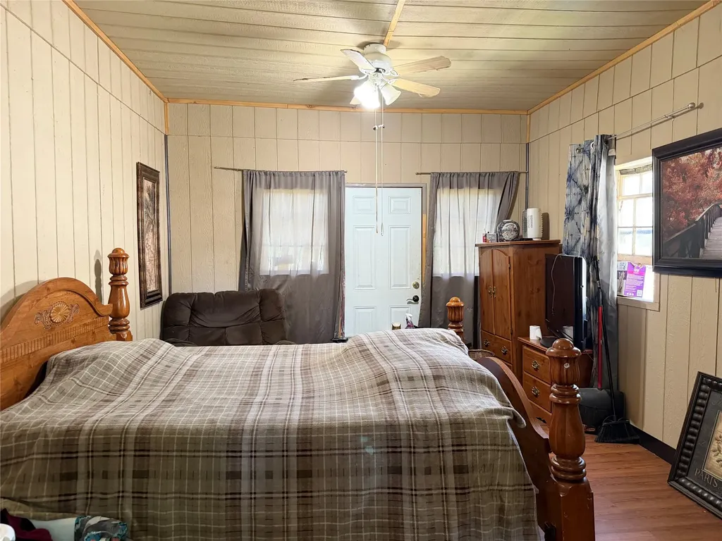 140 S Main Street Avinger TX 75630