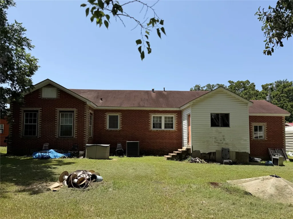 140 S Main Street Avinger TX 75630