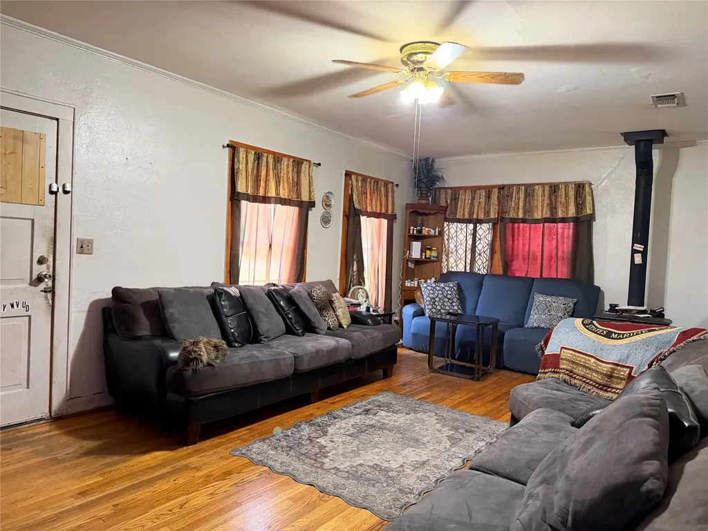 140 S Main Street Avinger TX 75630
