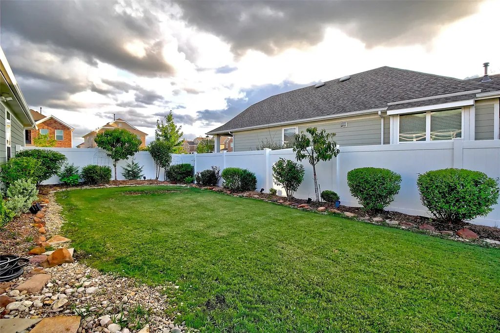 1409 Ellis Lane Aubrey TX 76227