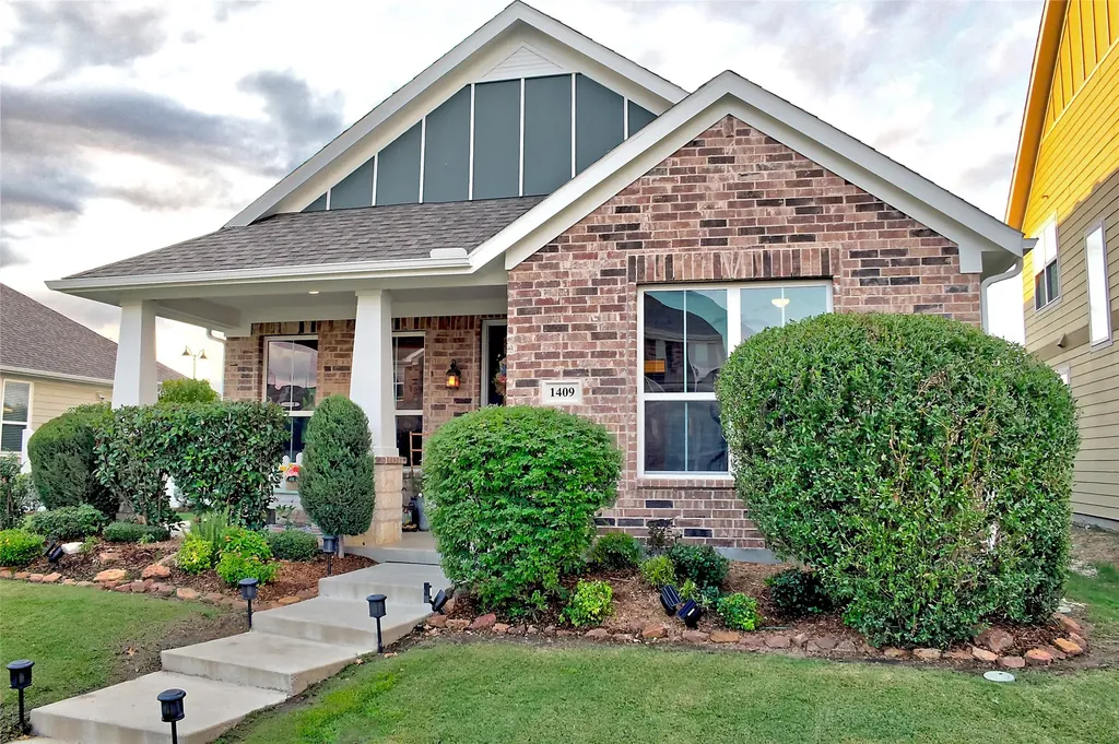 1409 Ellis Lane Aubrey TX 76227