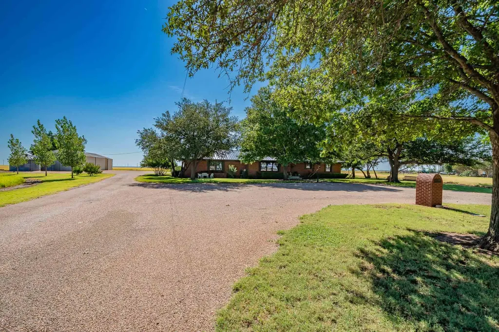 195 County Road 205 Haskell TX 79521