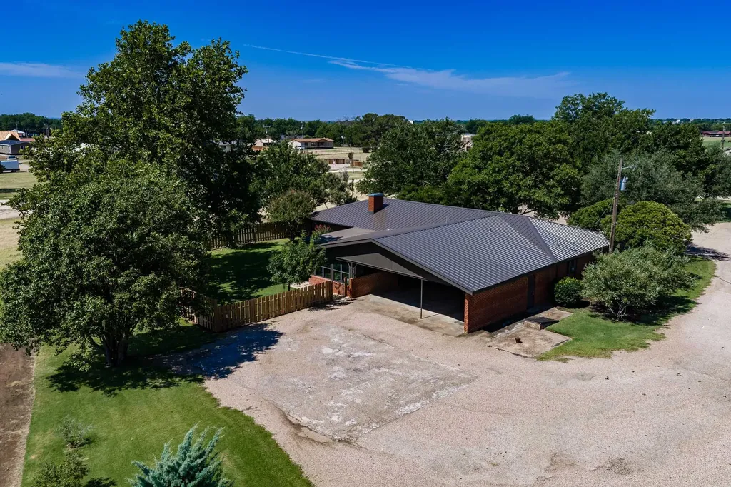 195 County Road 205 Haskell TX 79521