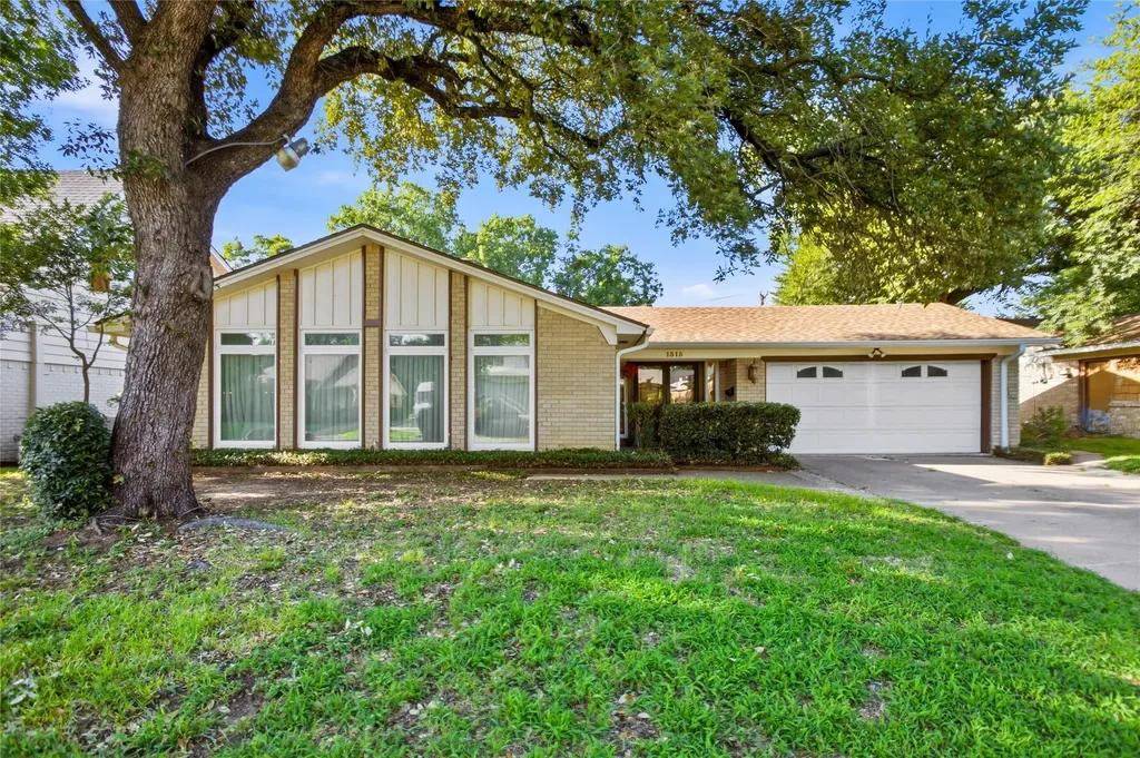 1315 Navaho Street Arlington TX 76012