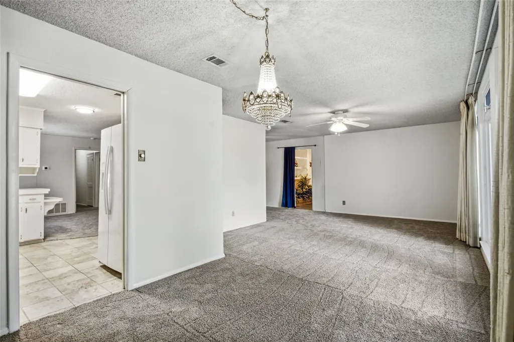 1315 Navaho Street Arlington TX 76012