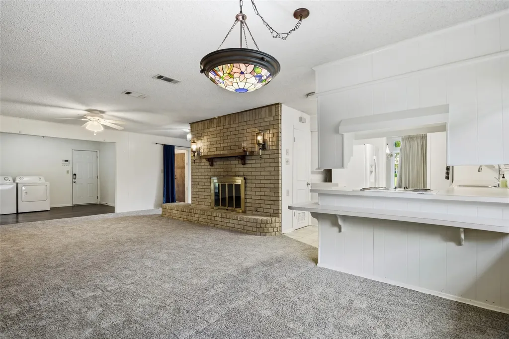 1315 Navaho Street Arlington TX 76012