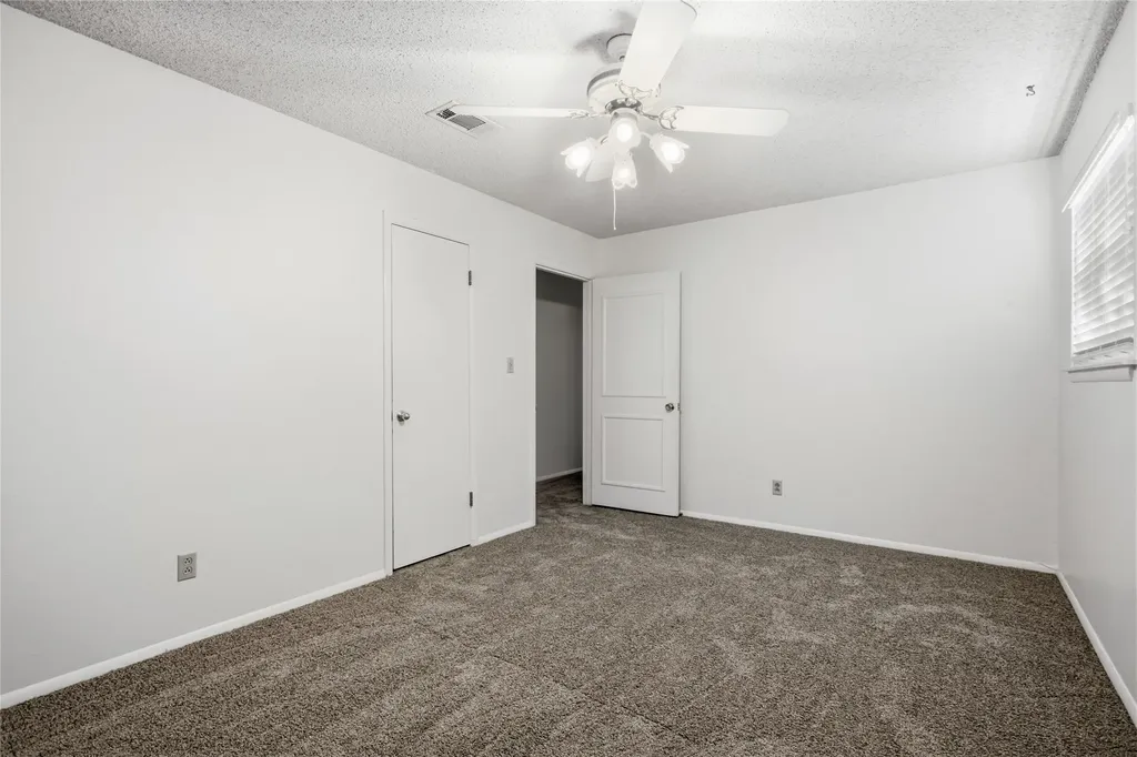 1315 Navaho Street Arlington TX 76012