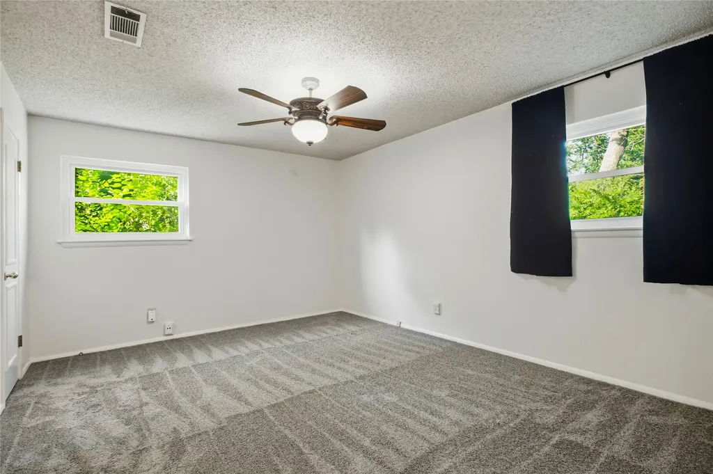 1315 Navaho Street Arlington TX 76012