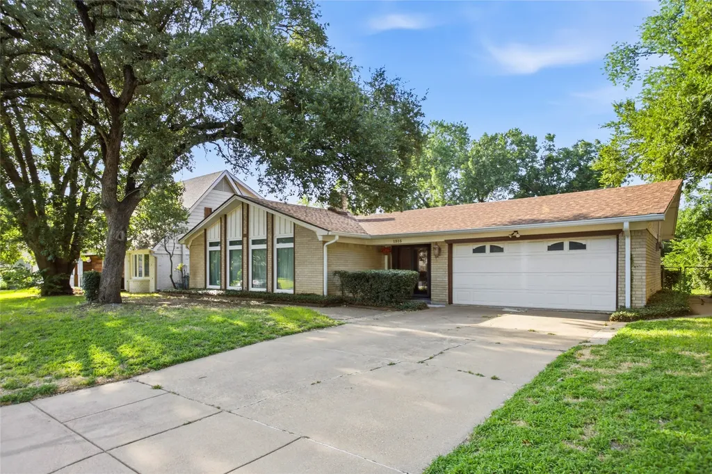 1315 Navaho Street Arlington TX 76012