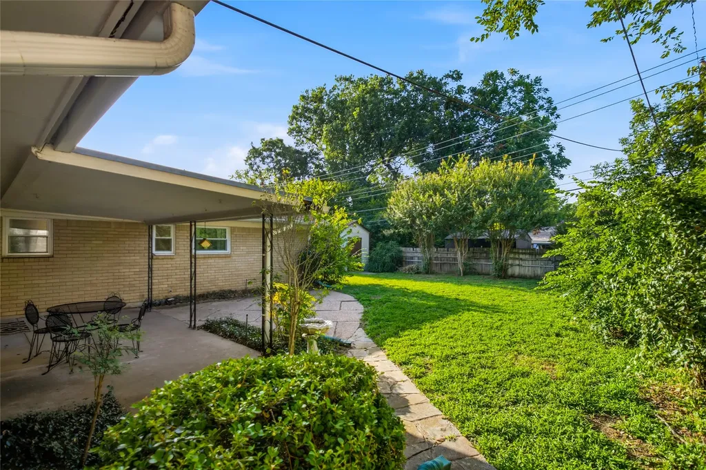 1315 Navaho Street Arlington TX 76012