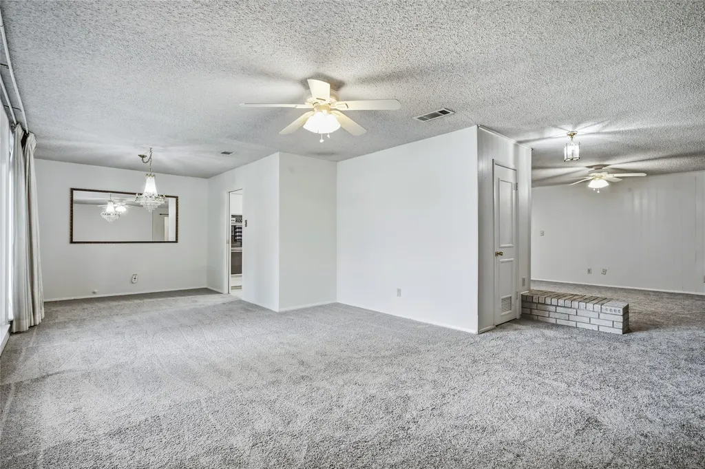 1315 Navaho Street Arlington TX 76012