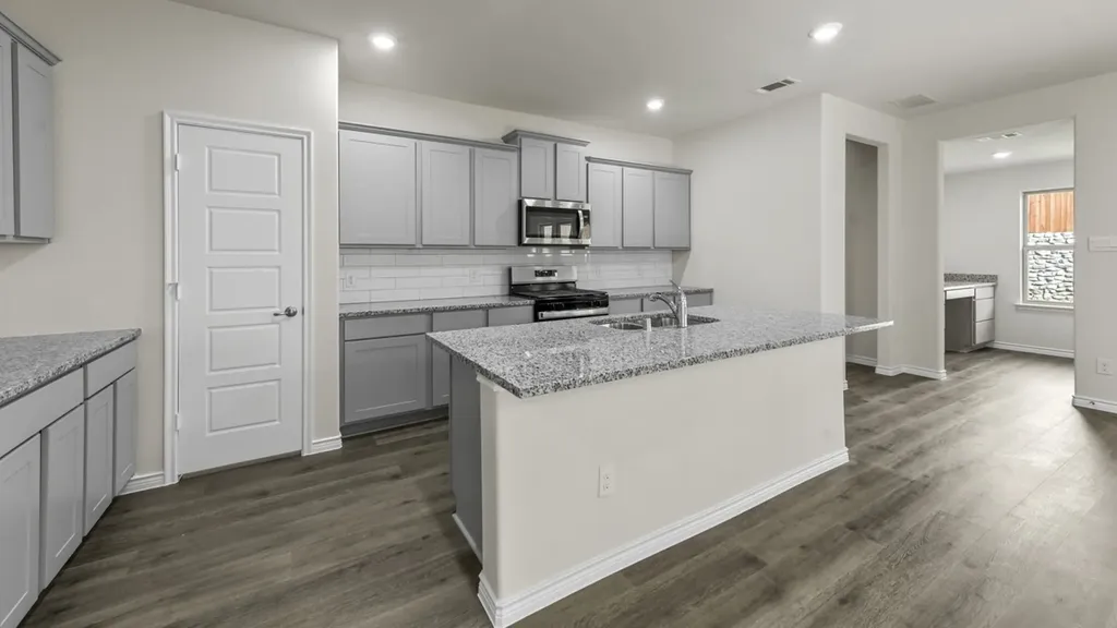 656 Lakepointe Boulevard Lavon TX 75166