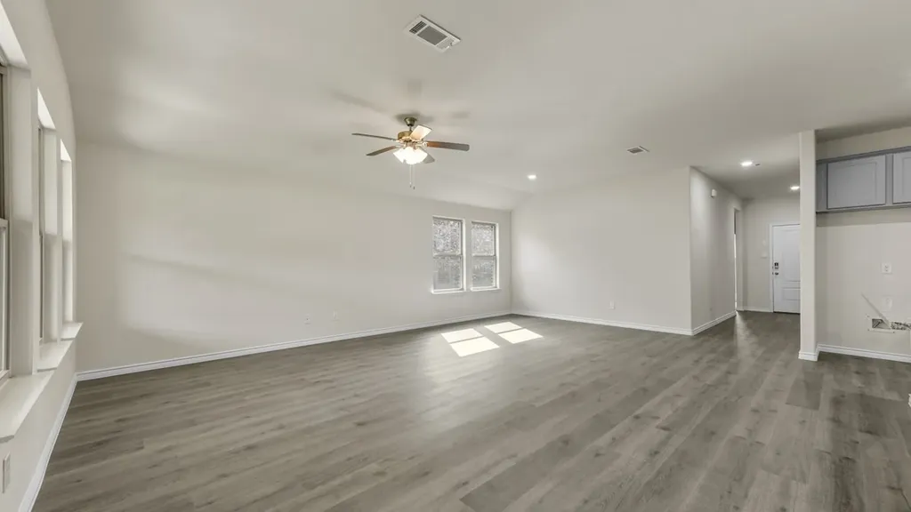 656 Lakepointe Boulevard Lavon TX 75166