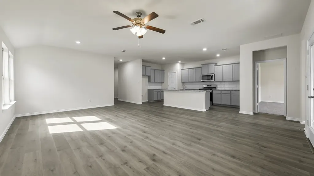 656 Lakepointe Boulevard Lavon TX 75166