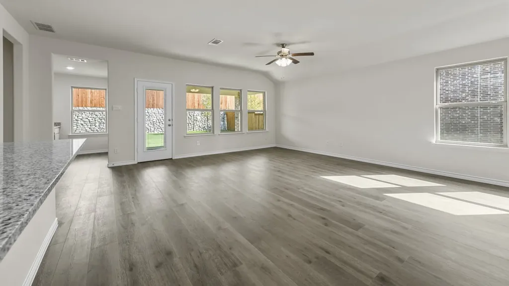 656 Lakepointe Boulevard Lavon TX 75166