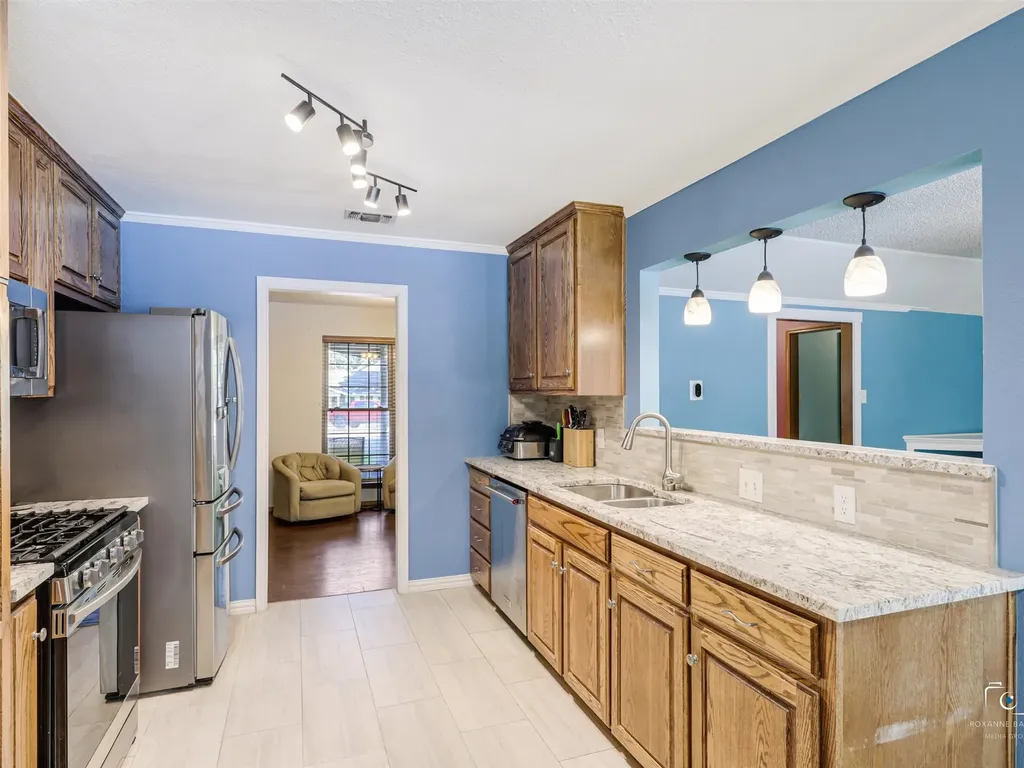 6404 Suncrest Court North Richland Hills TX 76180