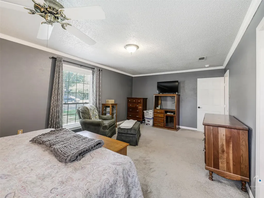 6404 Suncrest Court North Richland Hills TX 76180