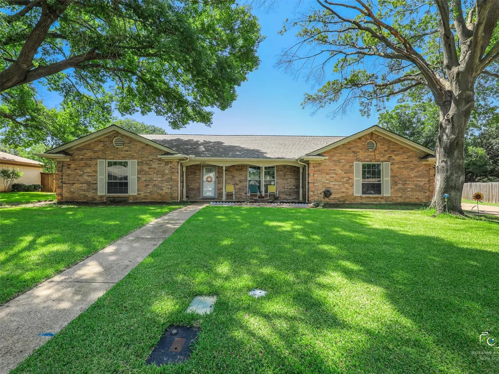 6404 Suncrest Court North Richland Hills TX 76180