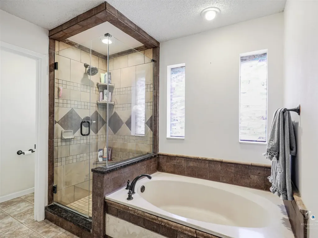 6404 Suncrest Court North Richland Hills TX 76180