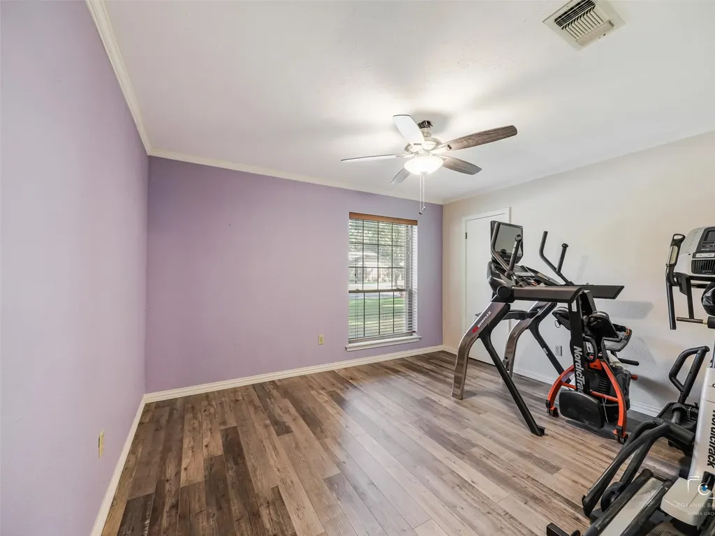 6404 Suncrest Court North Richland Hills TX 76180