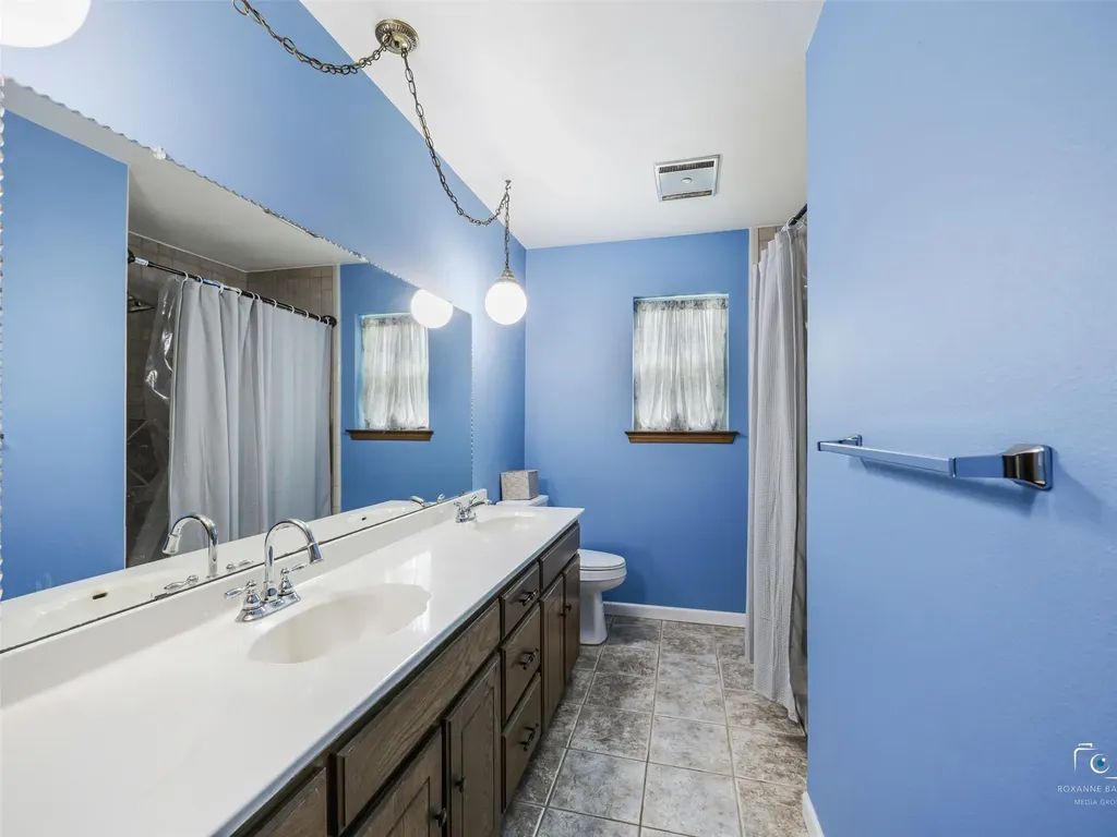 6404 Suncrest Court North Richland Hills TX 76180