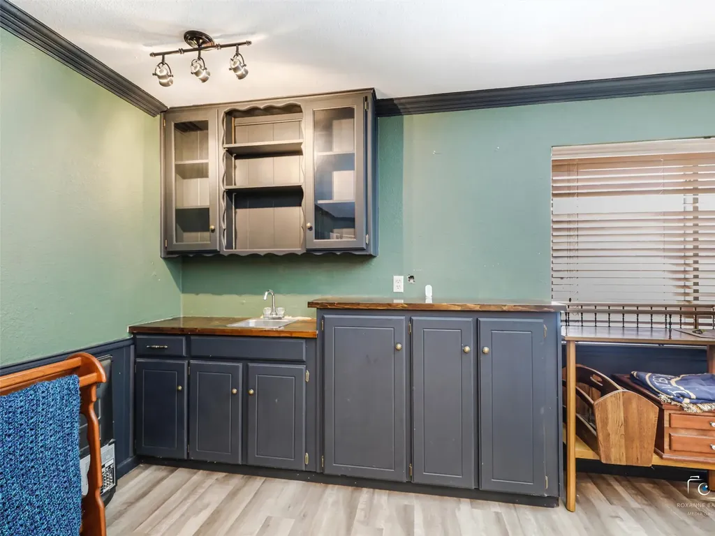 6404 Suncrest Court North Richland Hills TX 76180