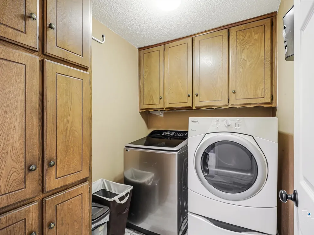 6404 Suncrest Court North Richland Hills TX 76180