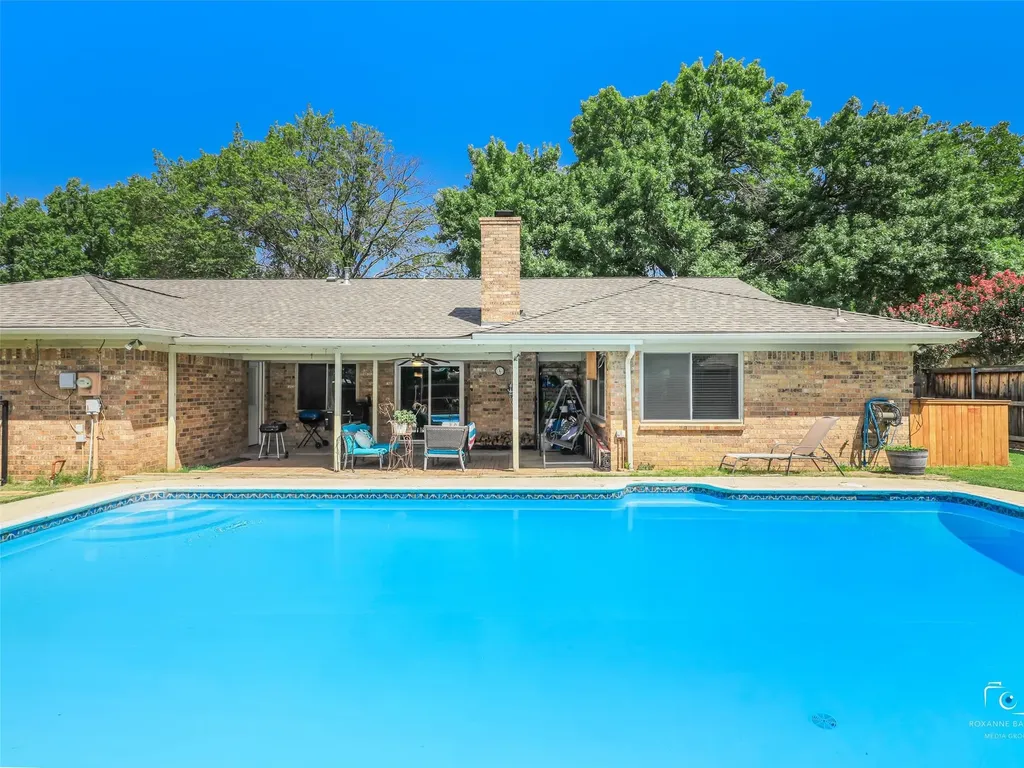 6404 Suncrest Court North Richland Hills TX 76180