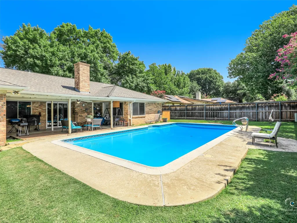 6404 Suncrest Court North Richland Hills TX 76180
