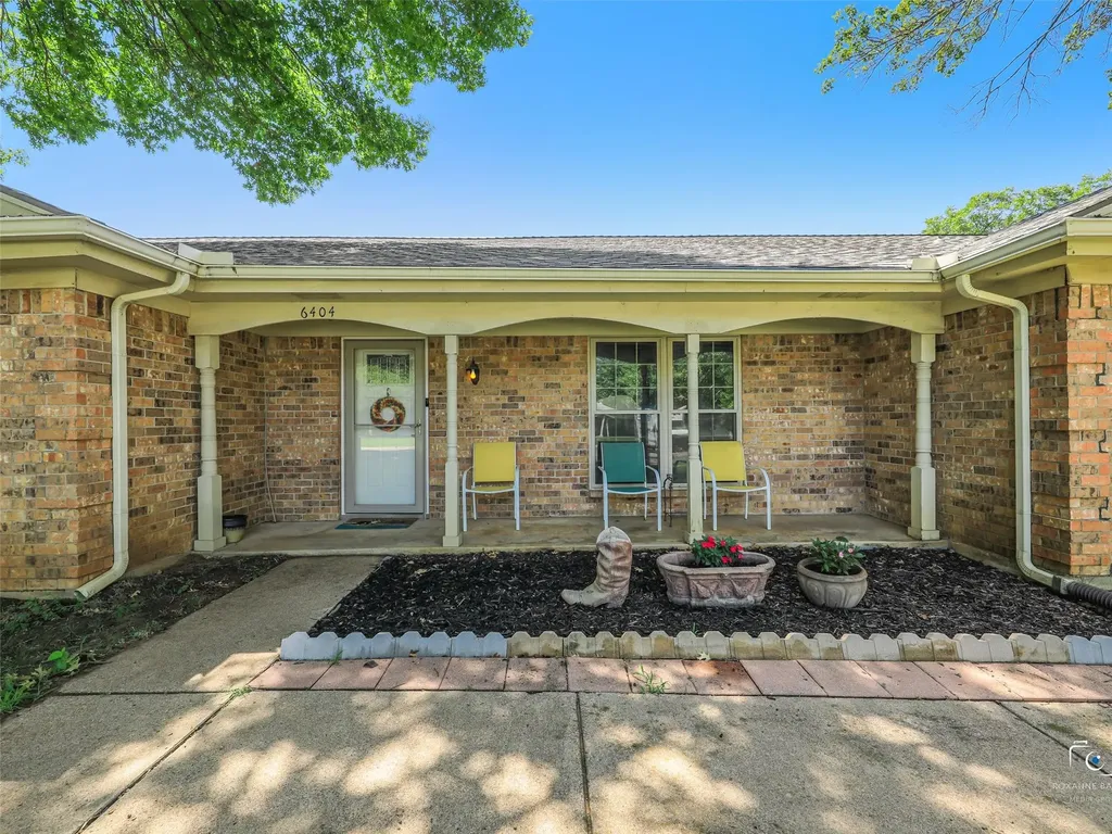 6404 Suncrest Court North Richland Hills TX 76180