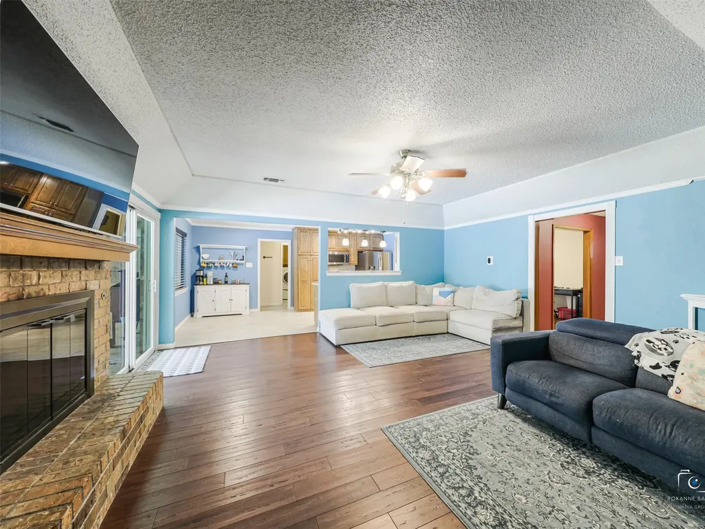 6404 Suncrest Court North Richland Hills TX 76180