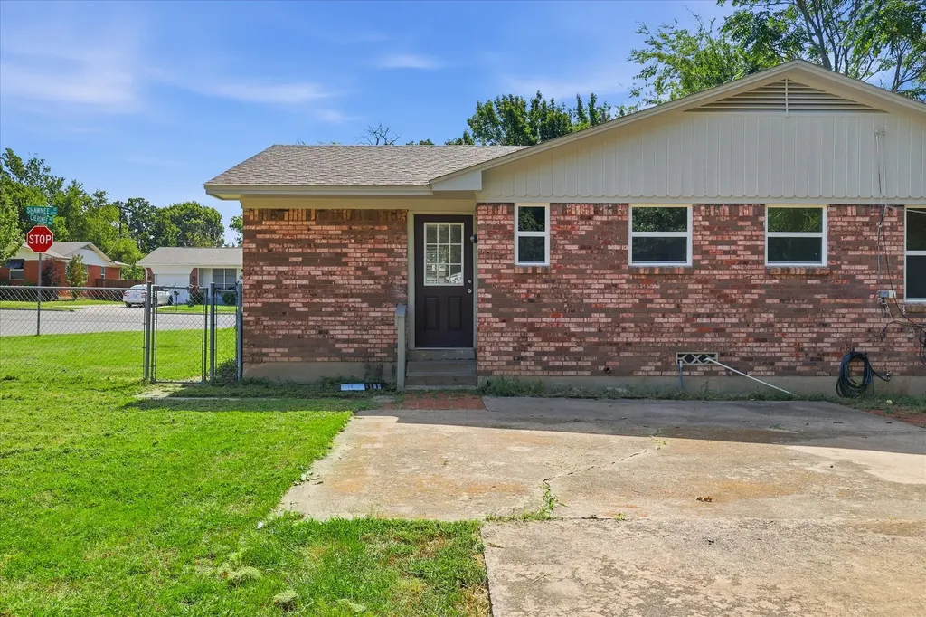 2017 Shawnee Street Denton TX 76209